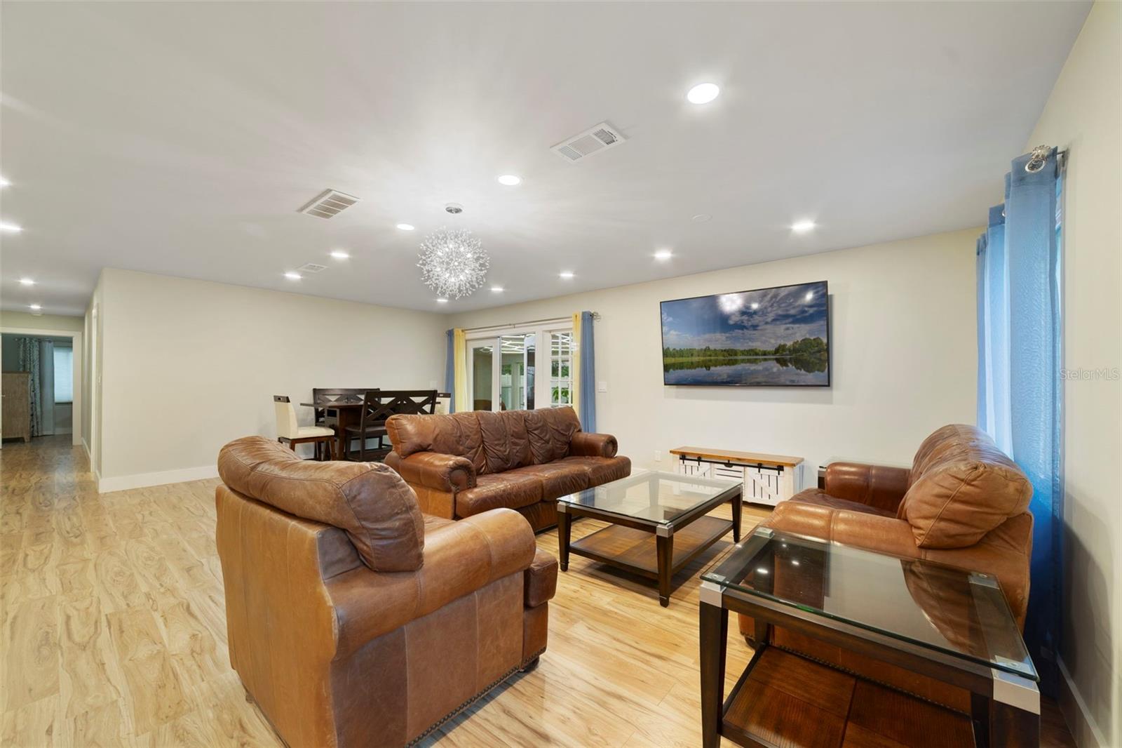 VILLAGE - Residential