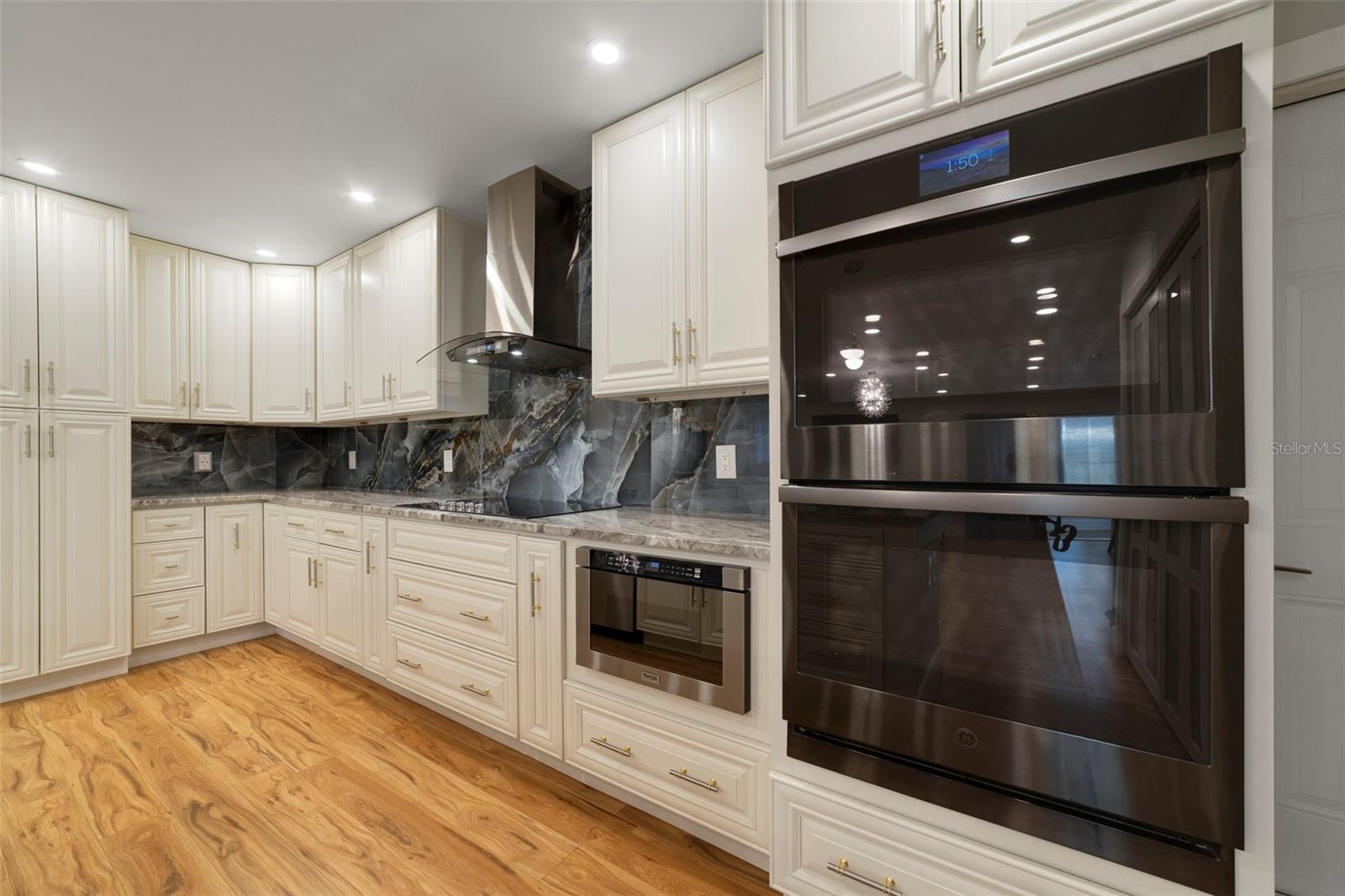 VILLAGE - Residential