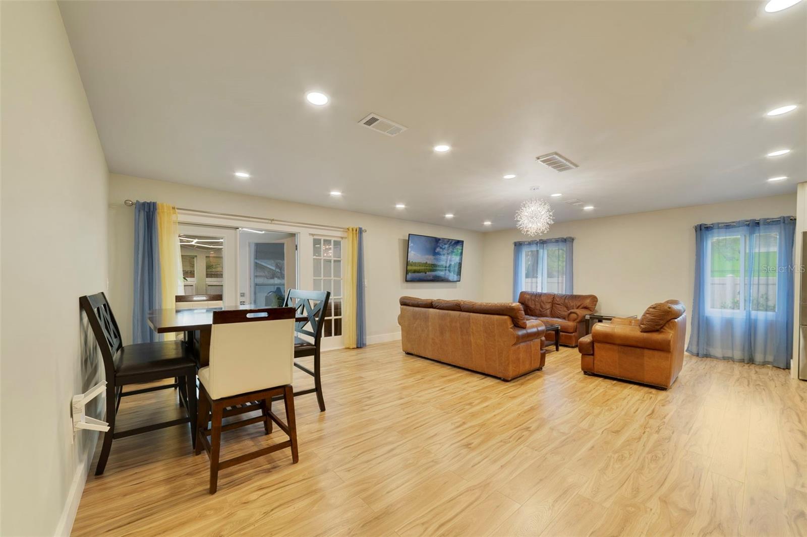 VILLAGE - Residential