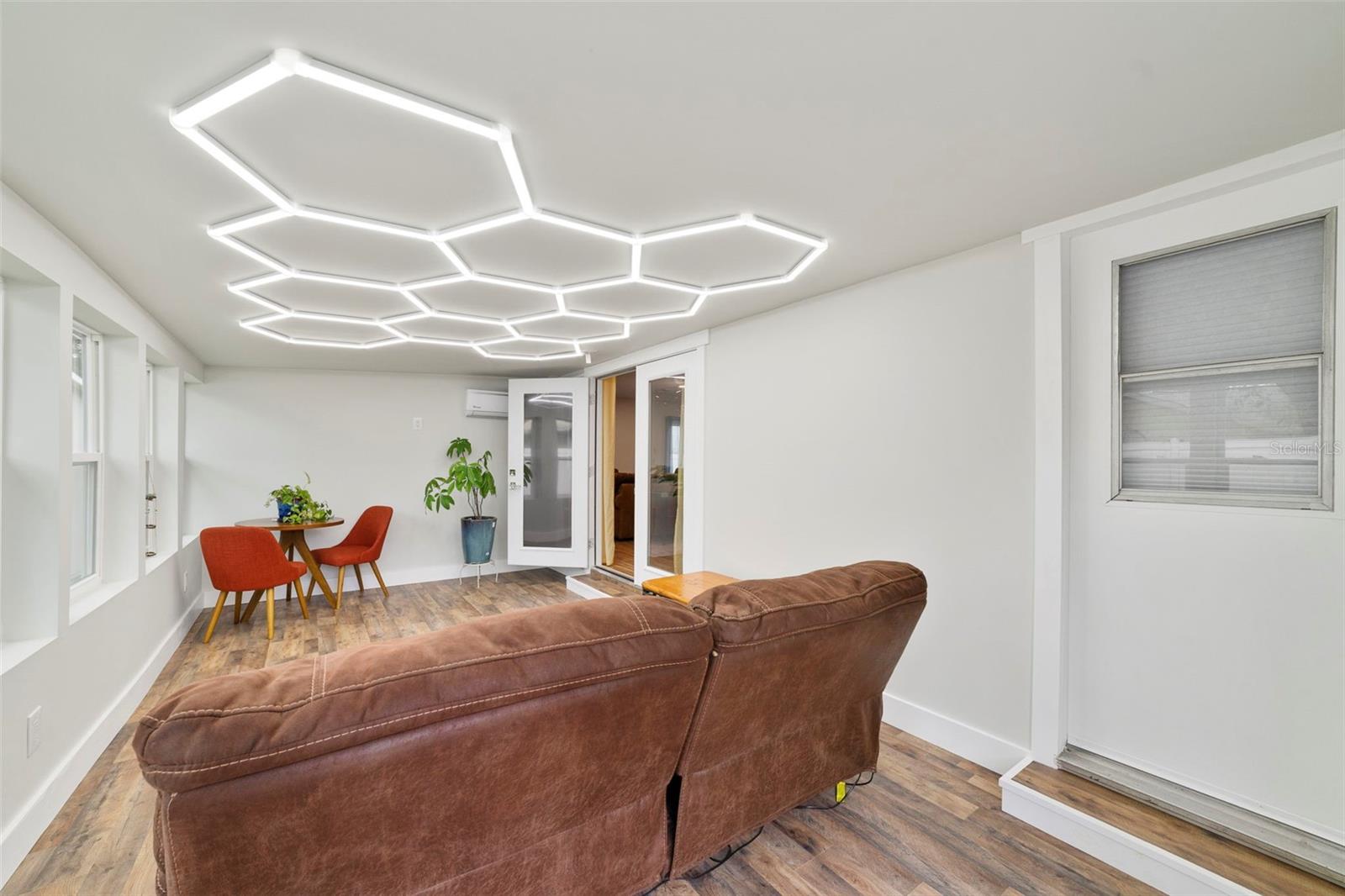 VILLAGE - Residential