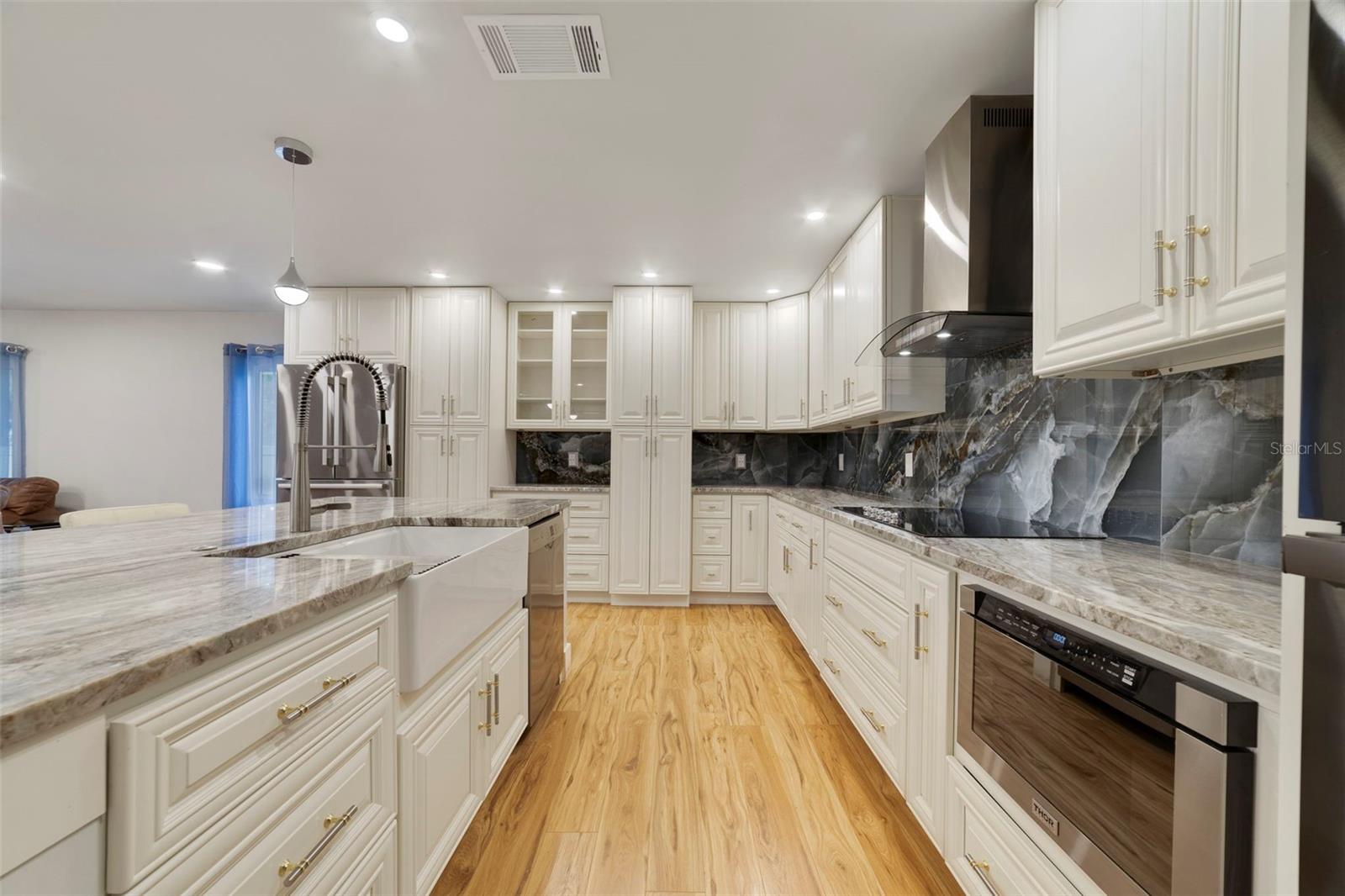 VILLAGE - Residential