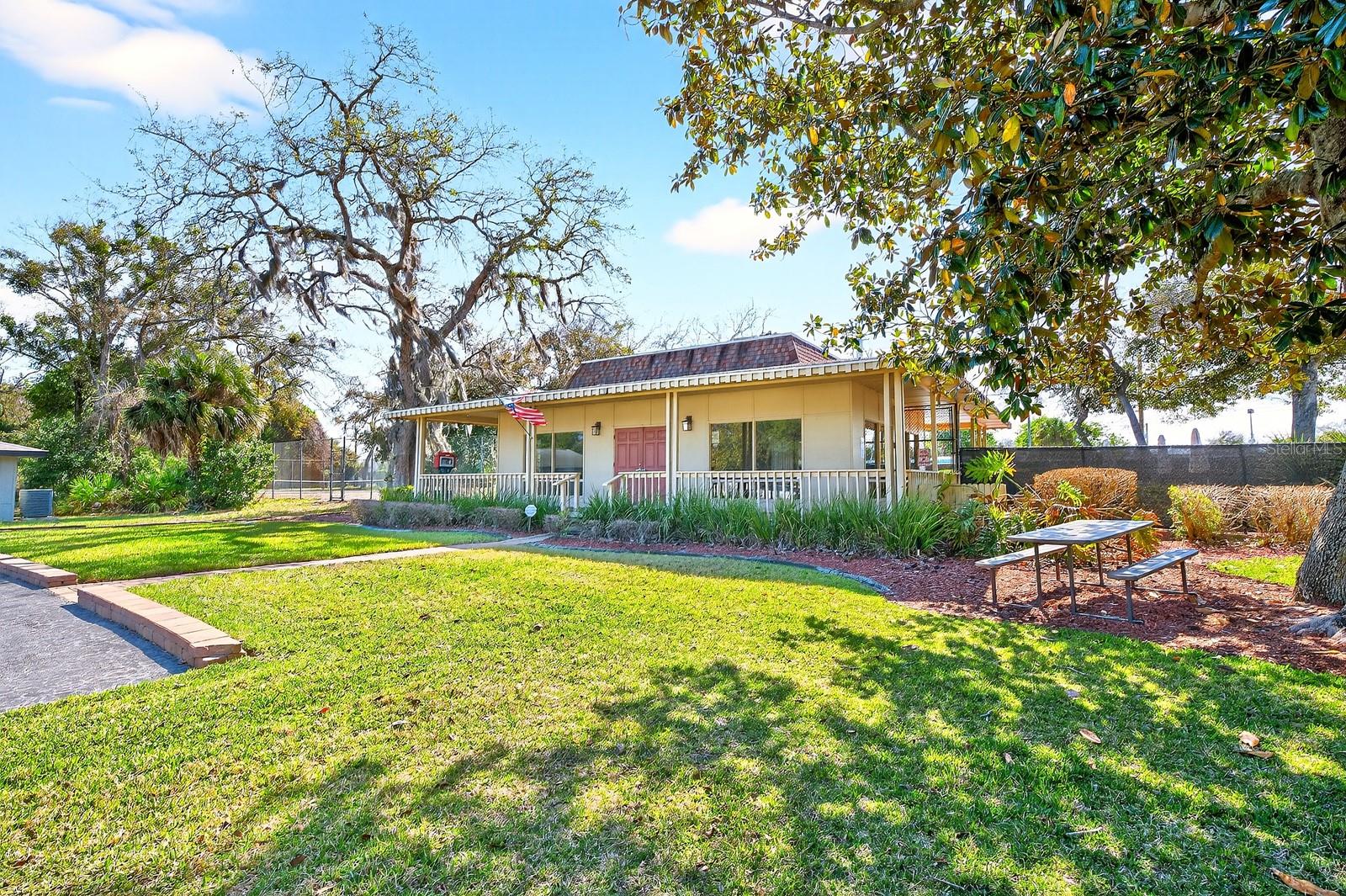 VILLAGE - Residential