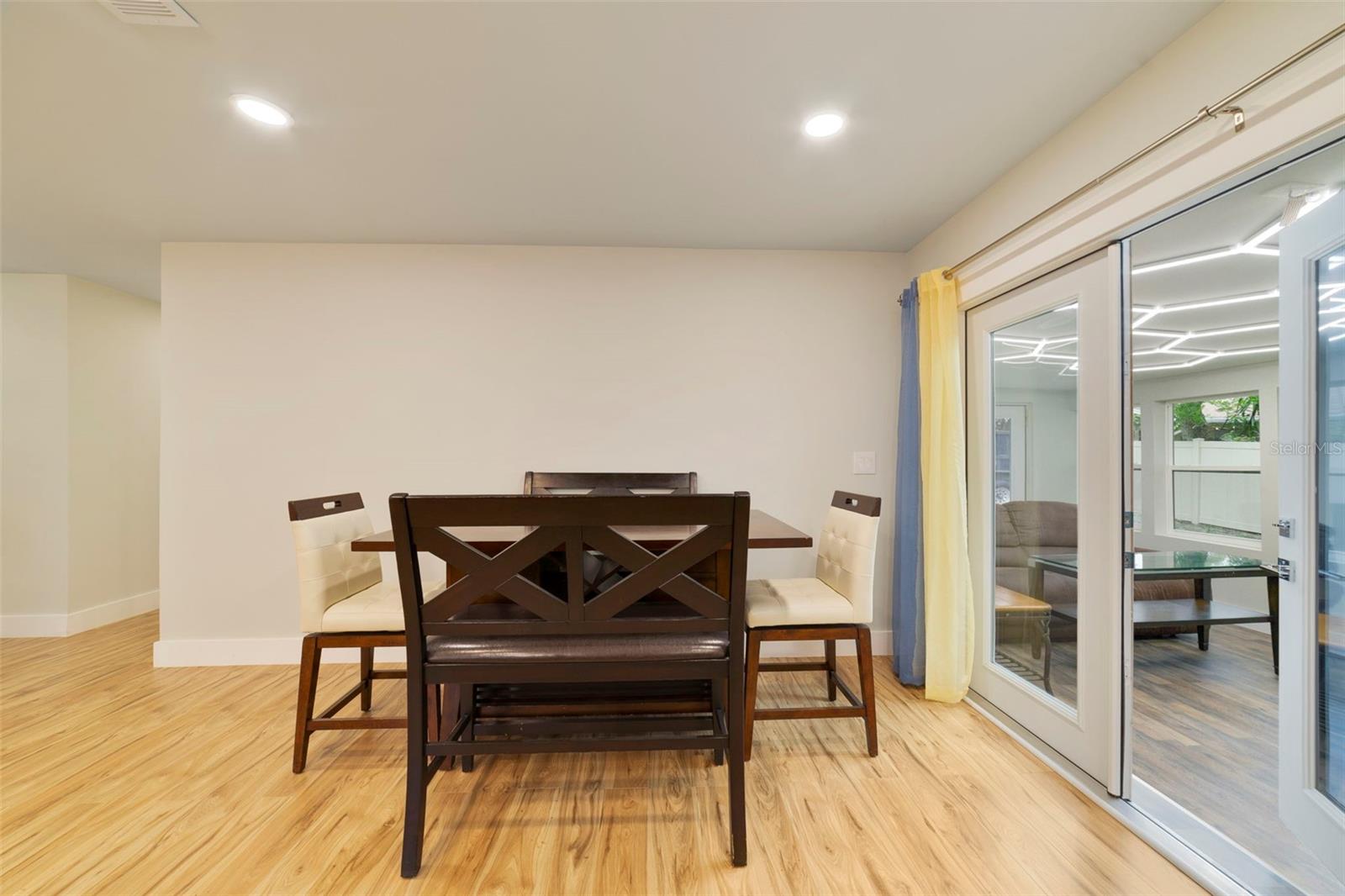 VILLAGE - Residential