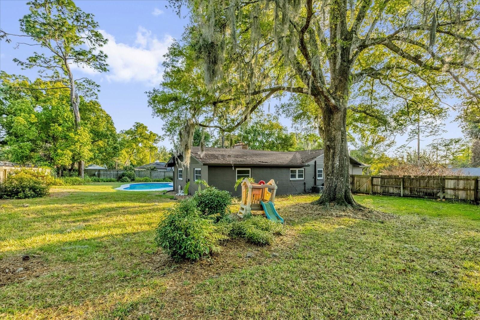 SLEEPY HOLLOW 1ST ADD - Residential