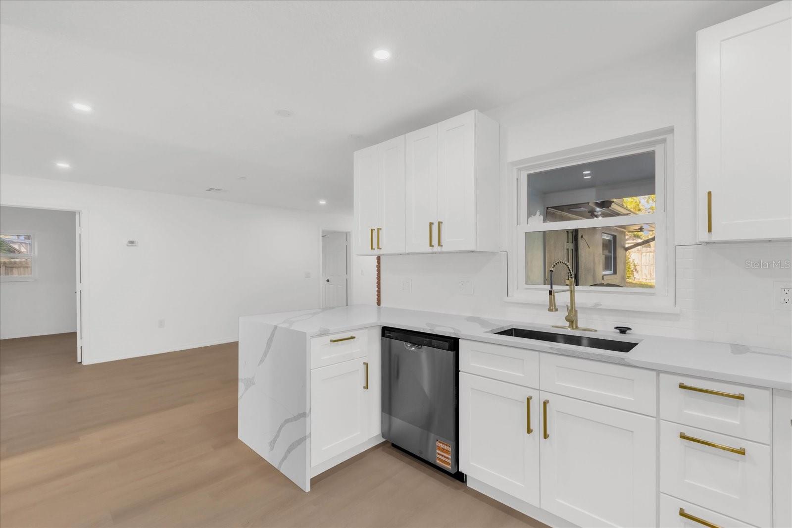 SLEEPY HOLLOW 1ST ADD - Residential