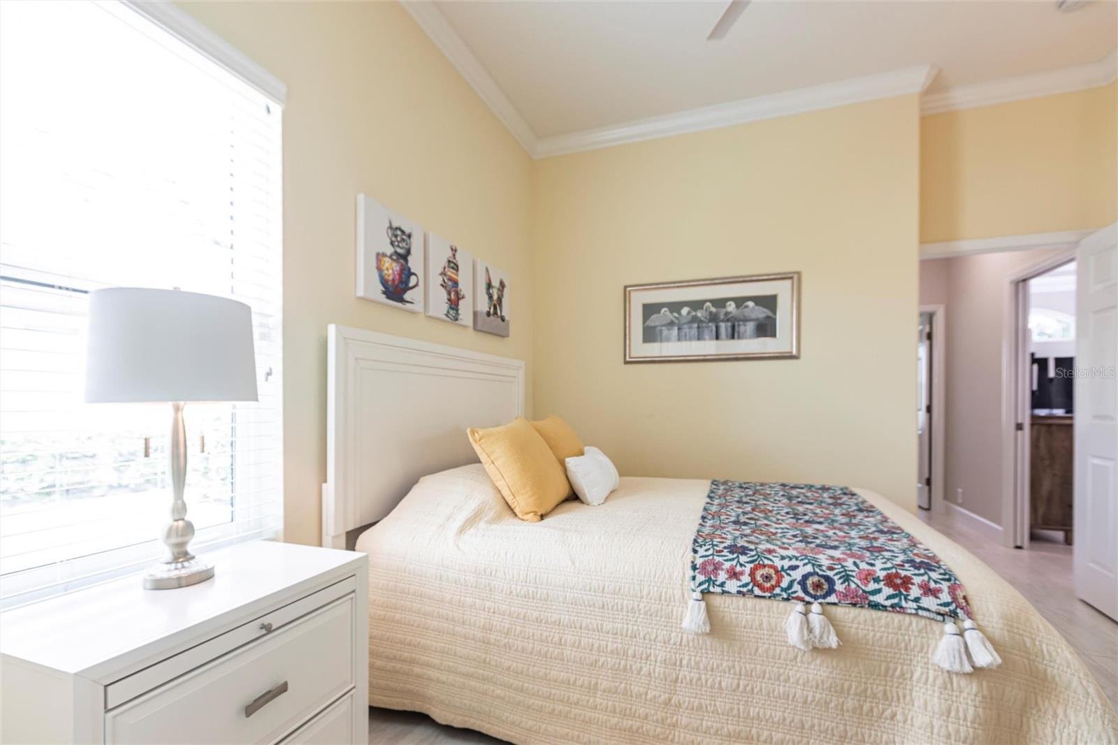 PELICAN POINTE GOLF & CNTRY CL - Residential