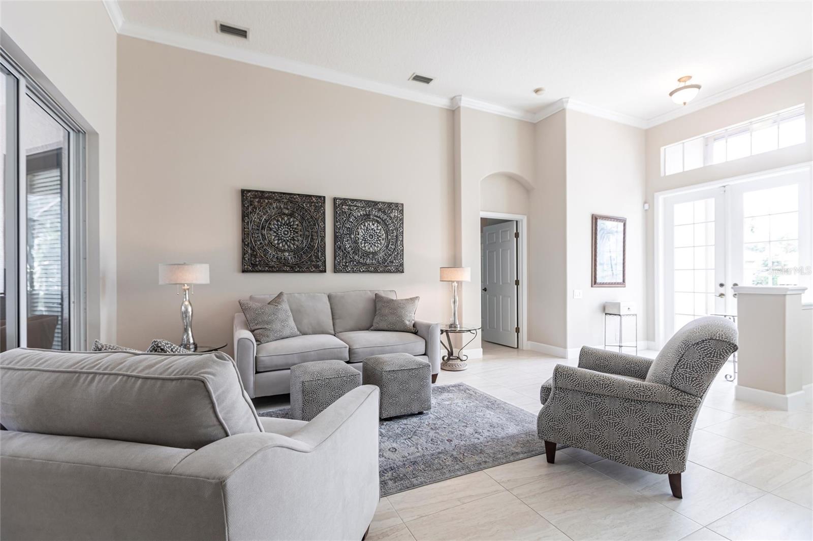 PELICAN POINTE GOLF & CNTRY CL - Residential