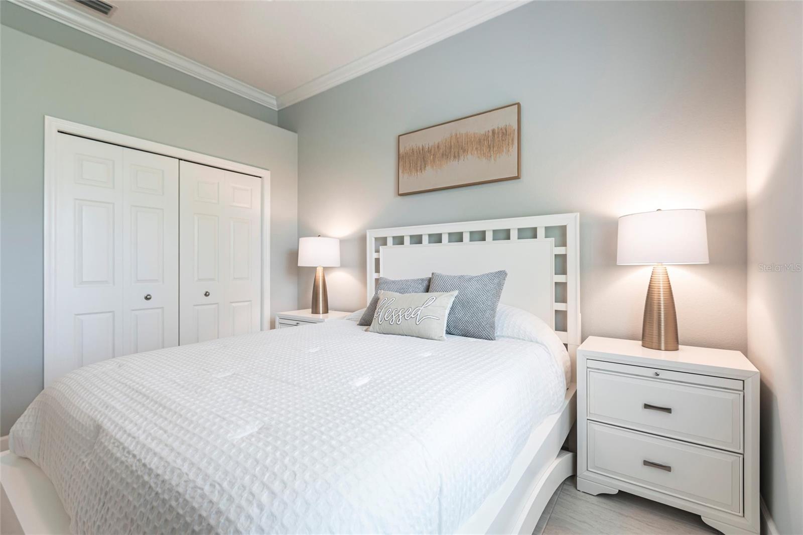 PELICAN POINTE GOLF & CNTRY CL - Residential
