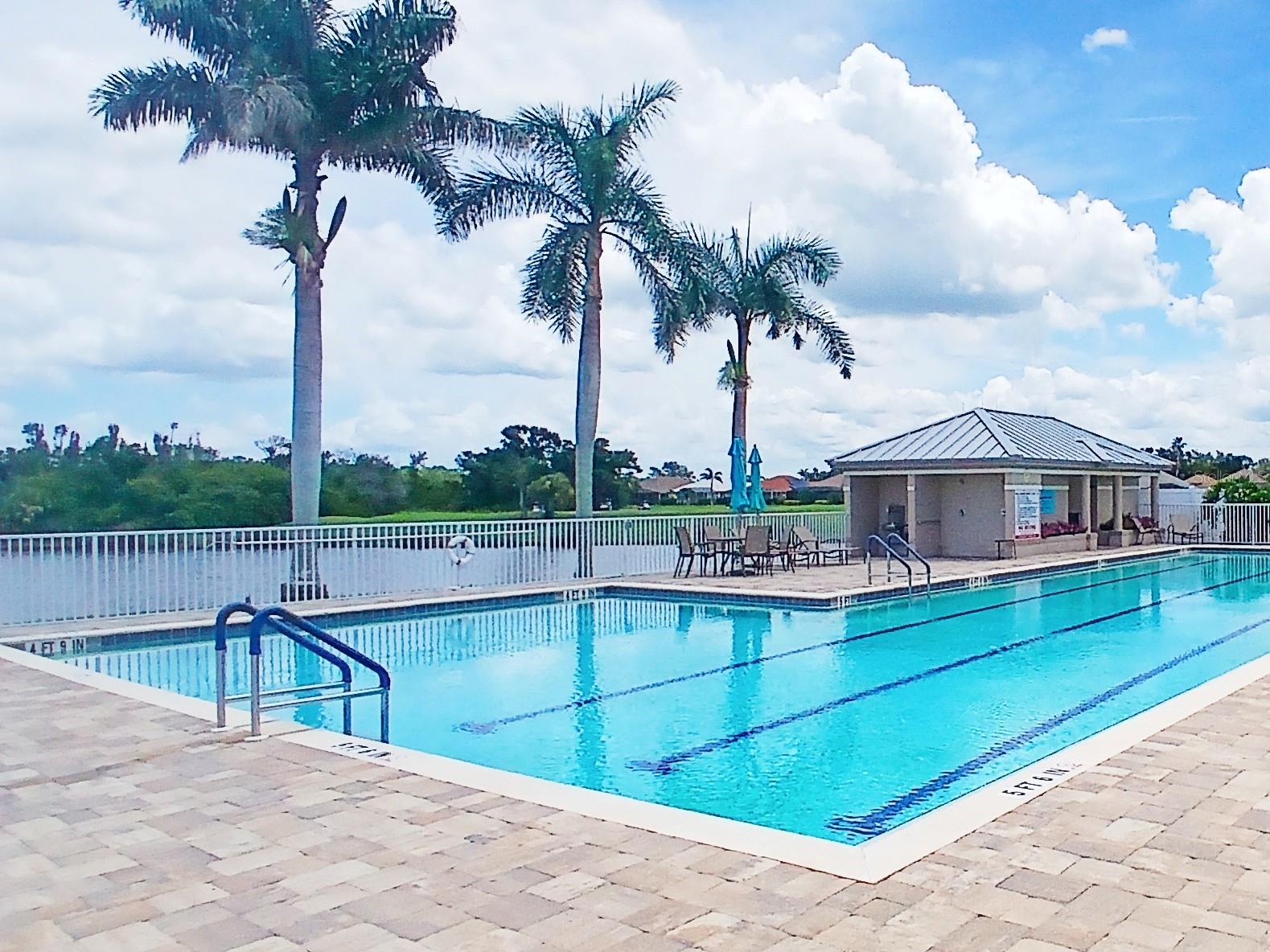 PELICAN POINTE GOLF & CNTRY CL - Residential