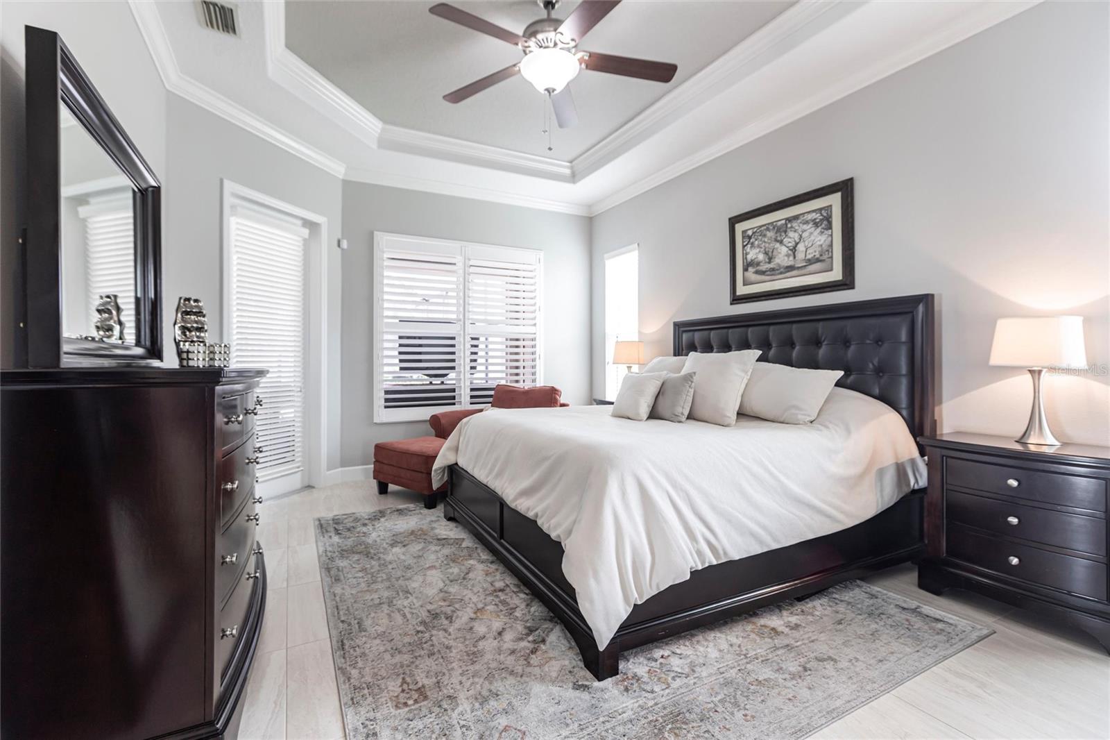 PELICAN POINTE GOLF & CNTRY CL - Residential