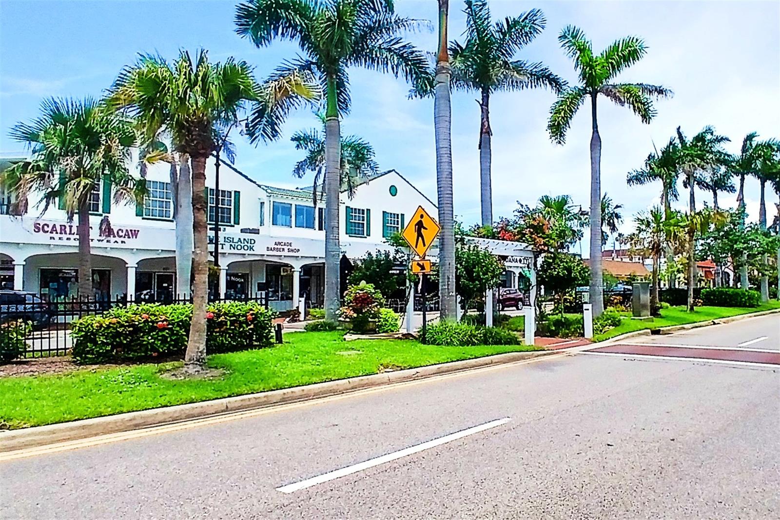 PELICAN POINTE GOLF & CNTRY CL - Residential