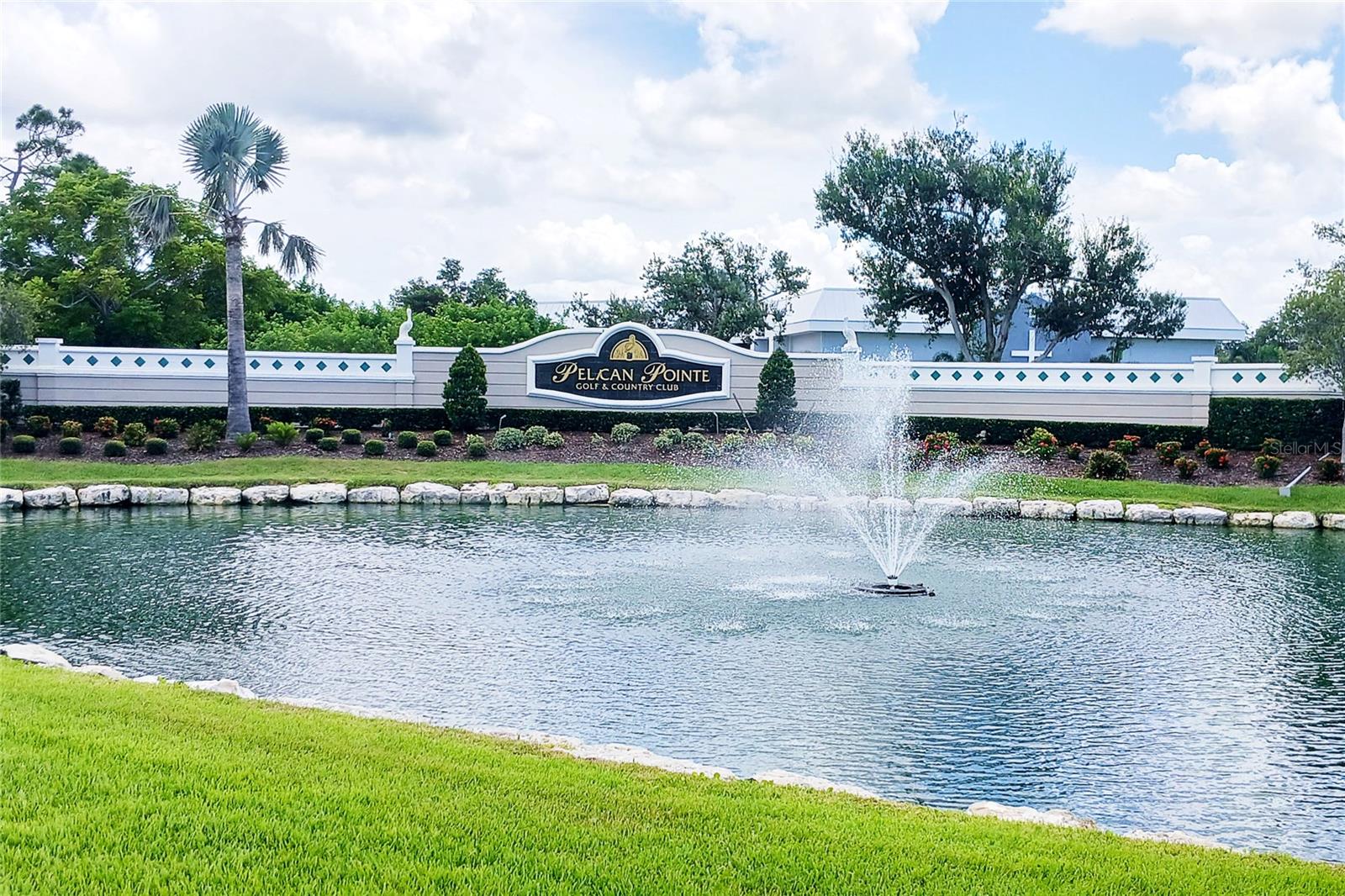 PELICAN POINTE GOLF & CNTRY CL - Residential