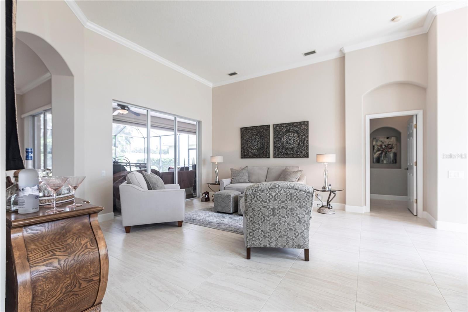 PELICAN POINTE GOLF & CNTRY CL - Residential