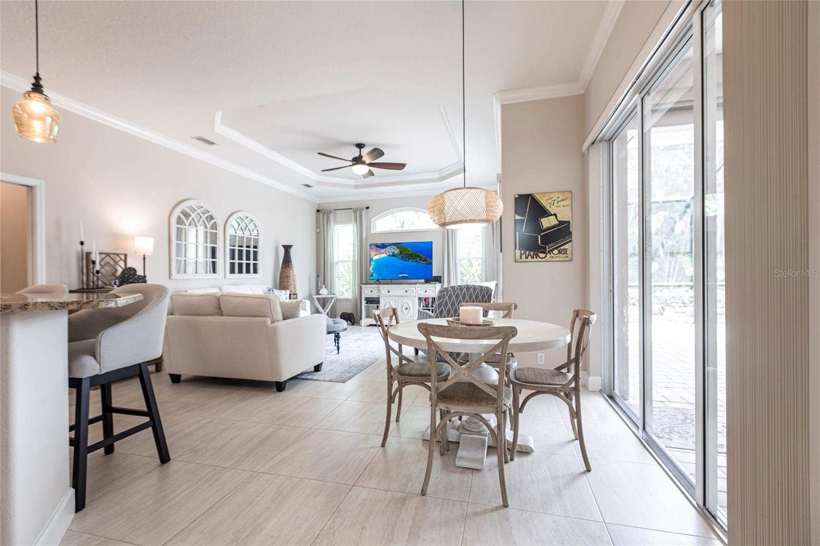 PELICAN POINTE GOLF & CNTRY CL - Residential