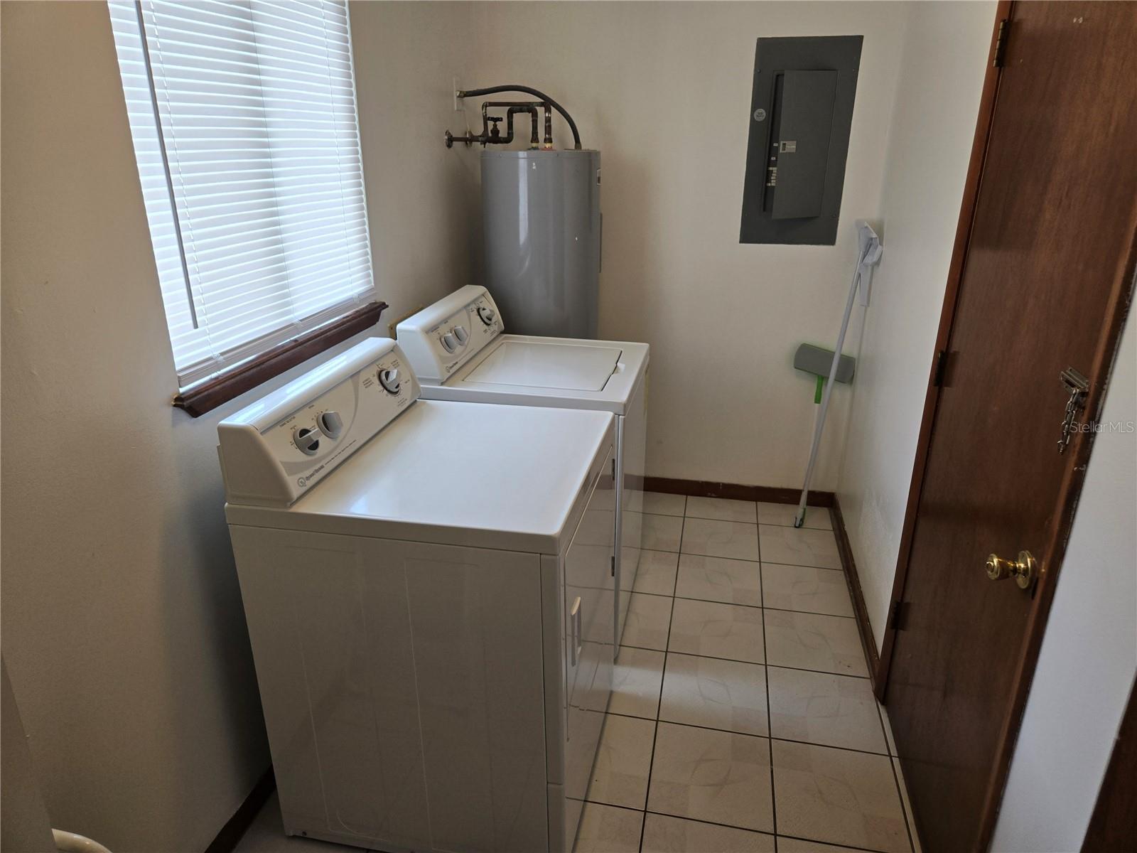 PALM CAY - Residential