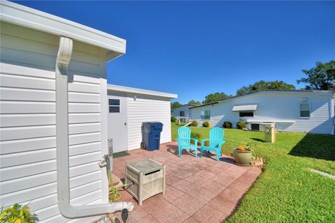 A home in AUBURNDALE