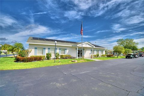 A home in AUBURNDALE