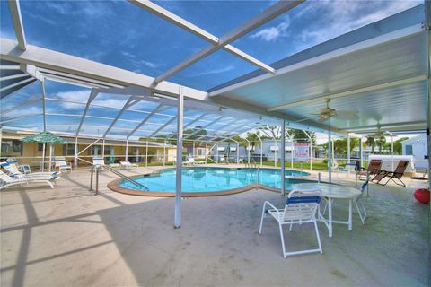 A home in AUBURNDALE