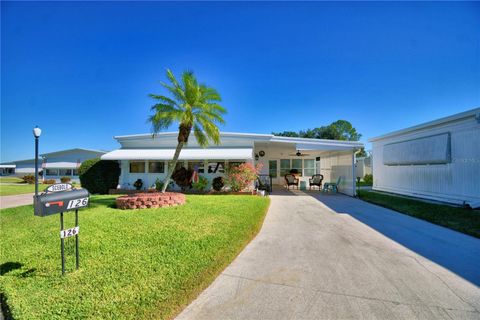 A home in AUBURNDALE