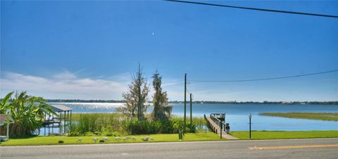 A home in AUBURNDALE