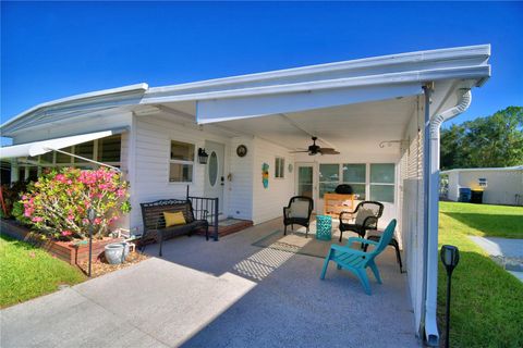 A home in AUBURNDALE