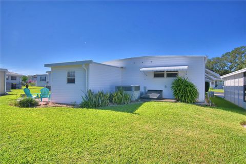 A home in AUBURNDALE