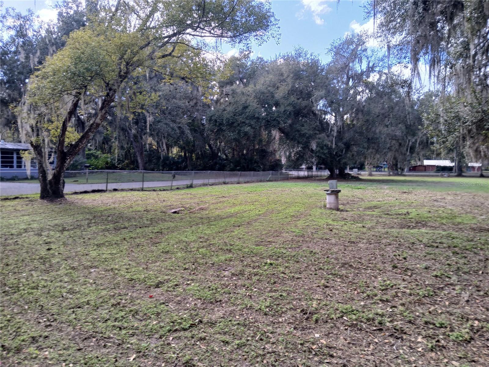 THUNDERBIRD MOBILE ESTATES - Land