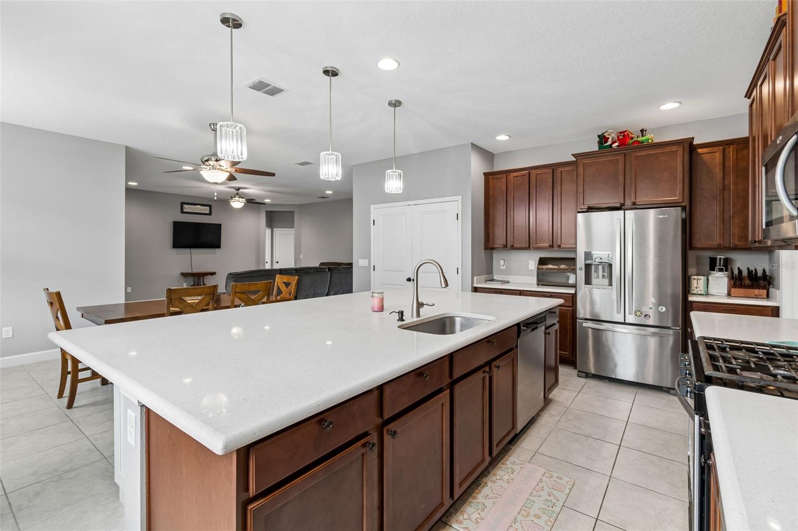 ARDMORE RESERVE PH V - Residential