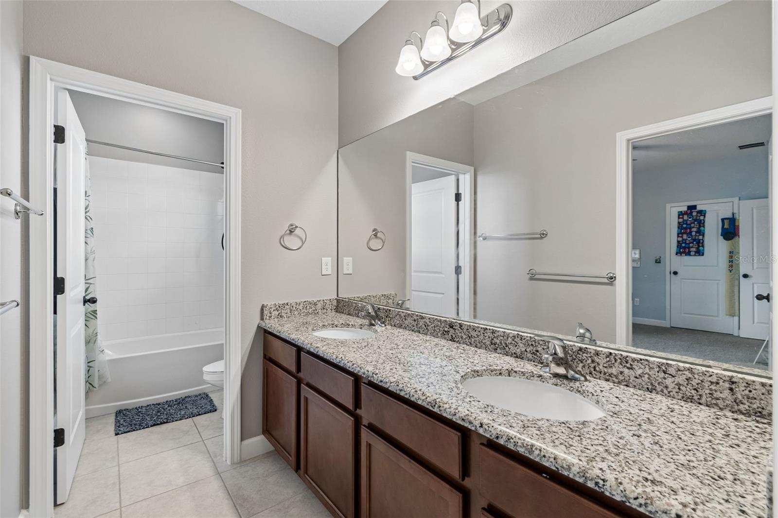 ARDMORE RESERVE PH V - Residential