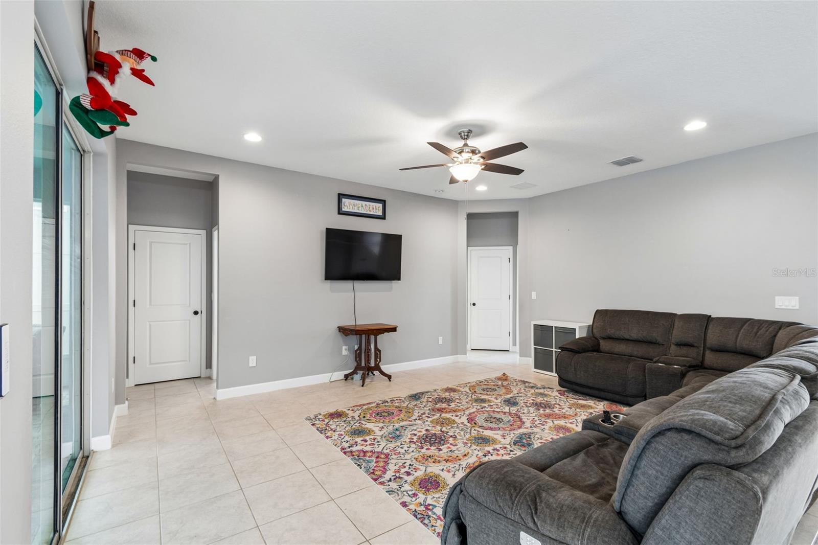 ARDMORE RESERVE PH V - Residential