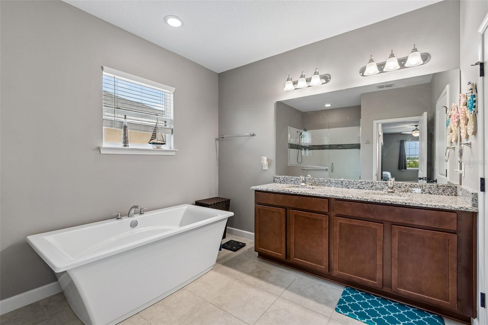 ARDMORE RESERVE PH V - Residential