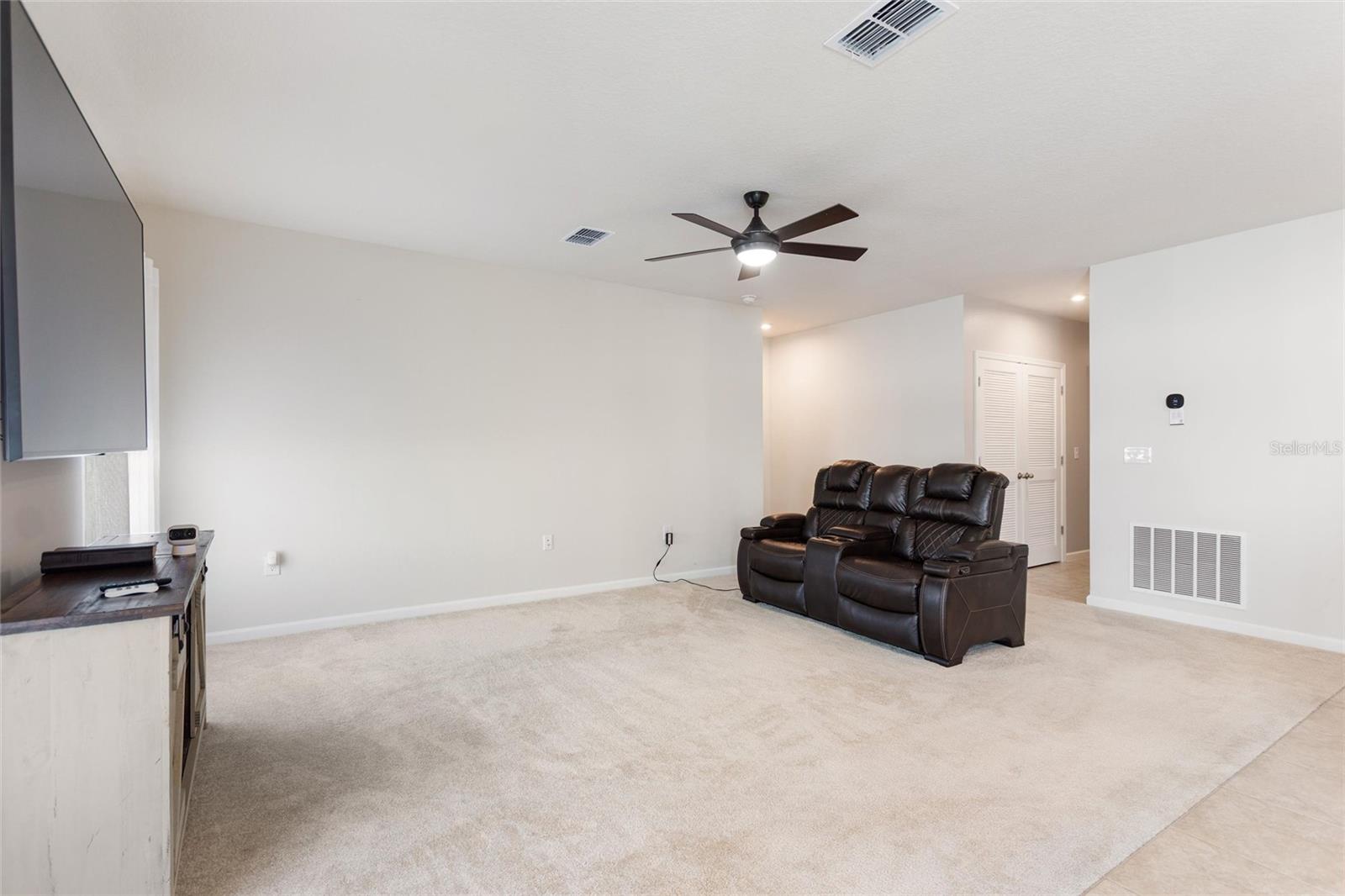 LAUREL GLEN - Residential