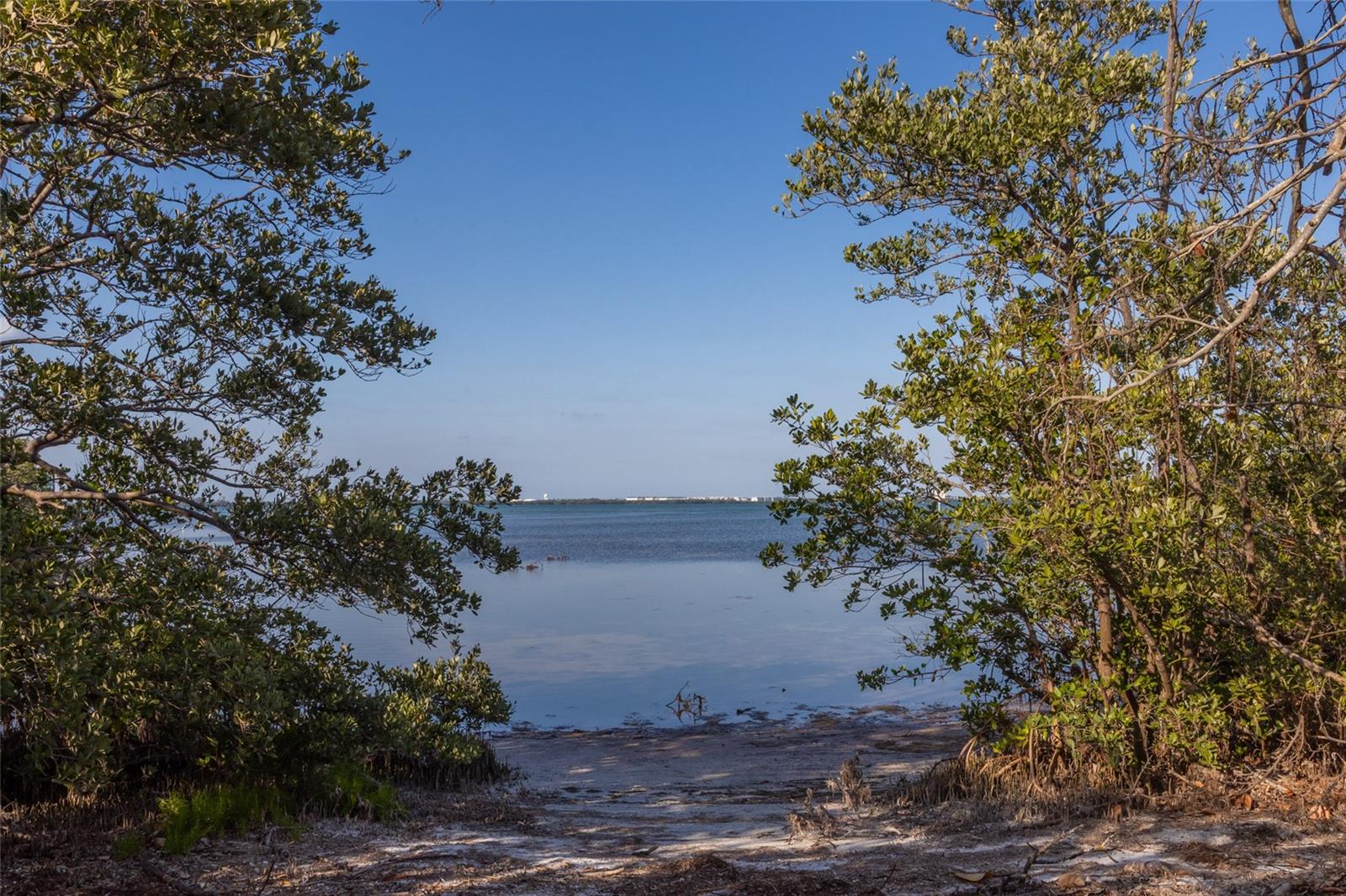 BAILEY-DOBSON - Land