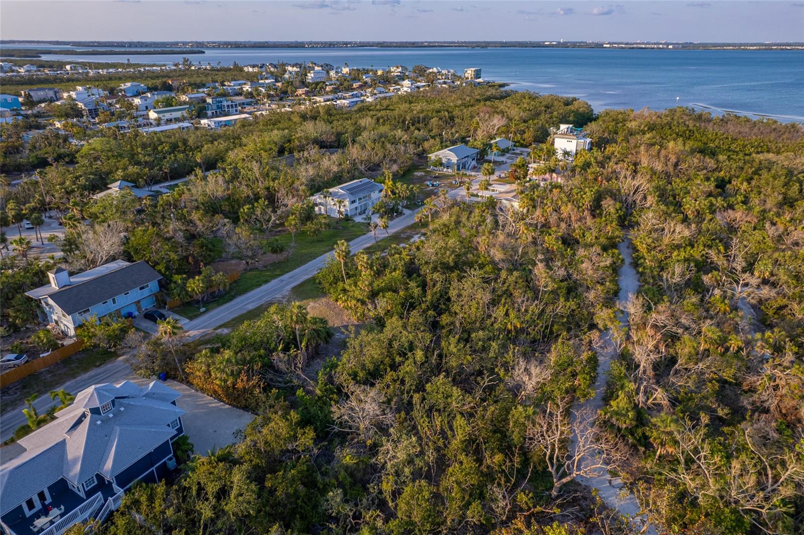 BAILEY-DOBSON - Land