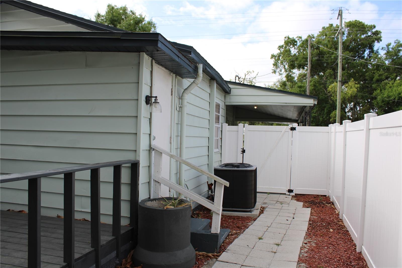 LINCOLN PARK - Residential