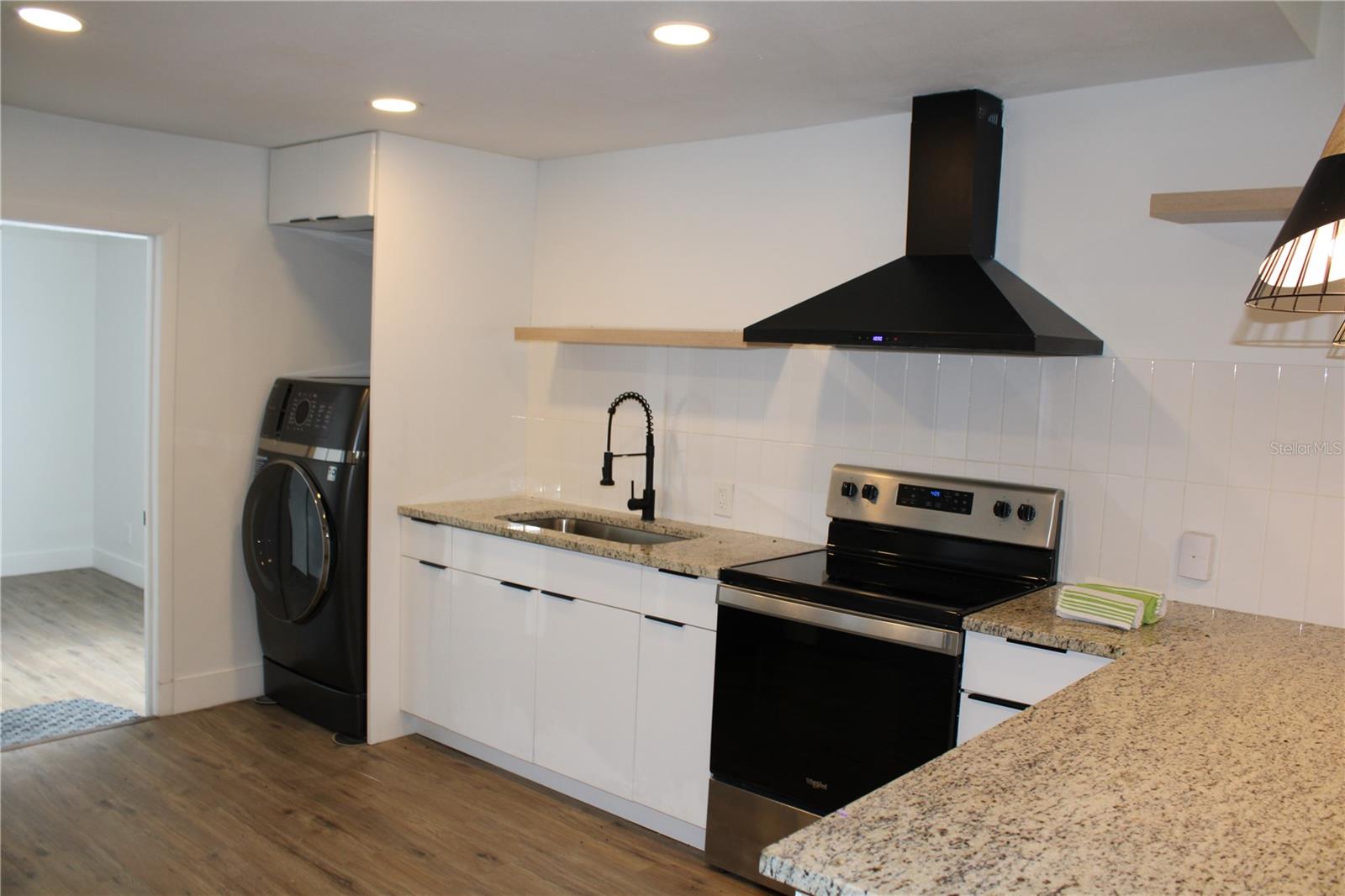 LINCOLN PARK - Residential