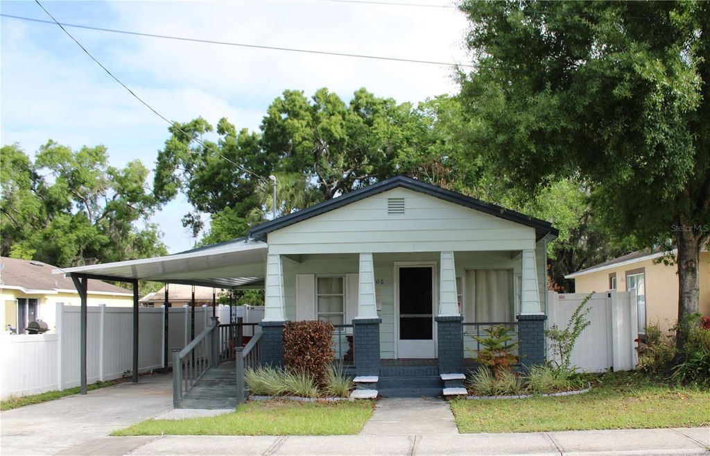 Photo of 1106 E Dr Martin Luther King Jr Boulevard, Plant City, FL 33563 (MLS # TB8494799)