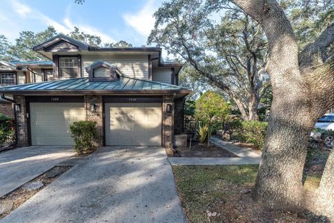 A home in PALM HARBOR