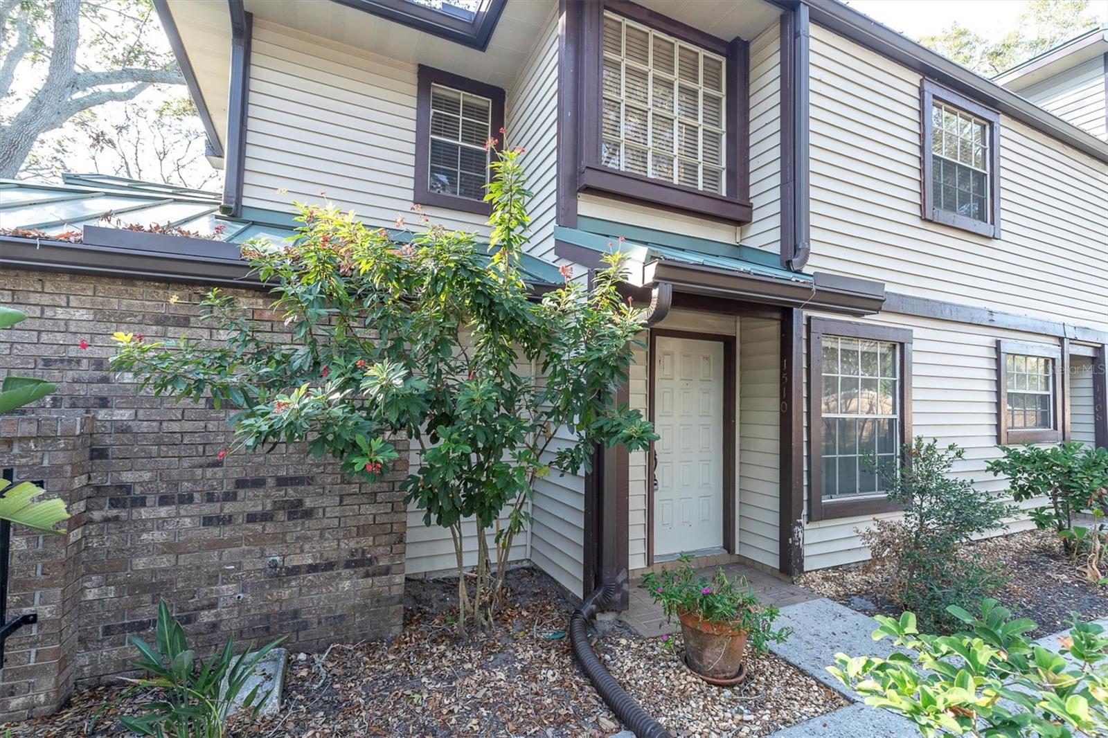 1510 MAHOGANY LANE 606