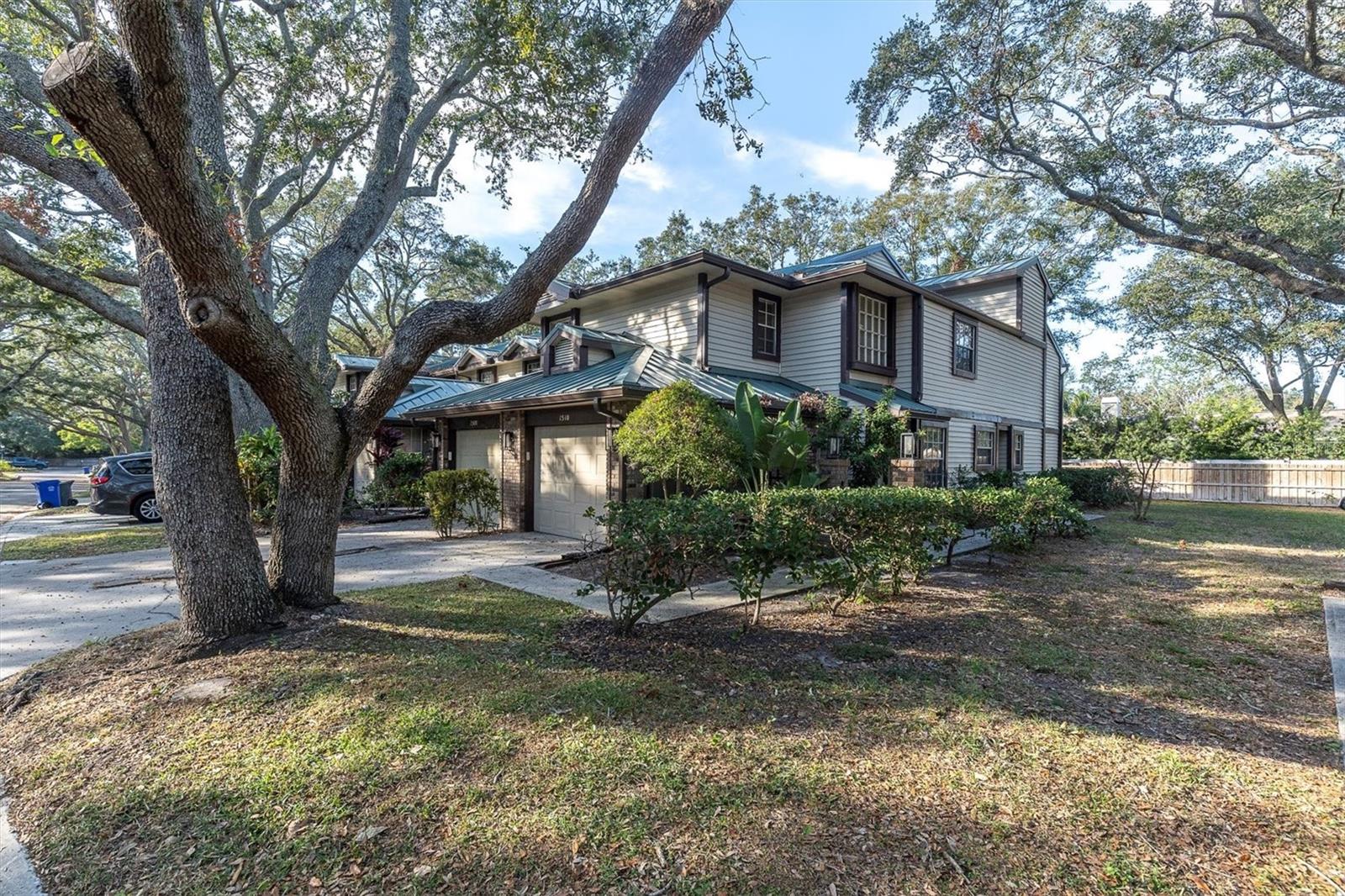 1510 MAHOGANY LANE 606