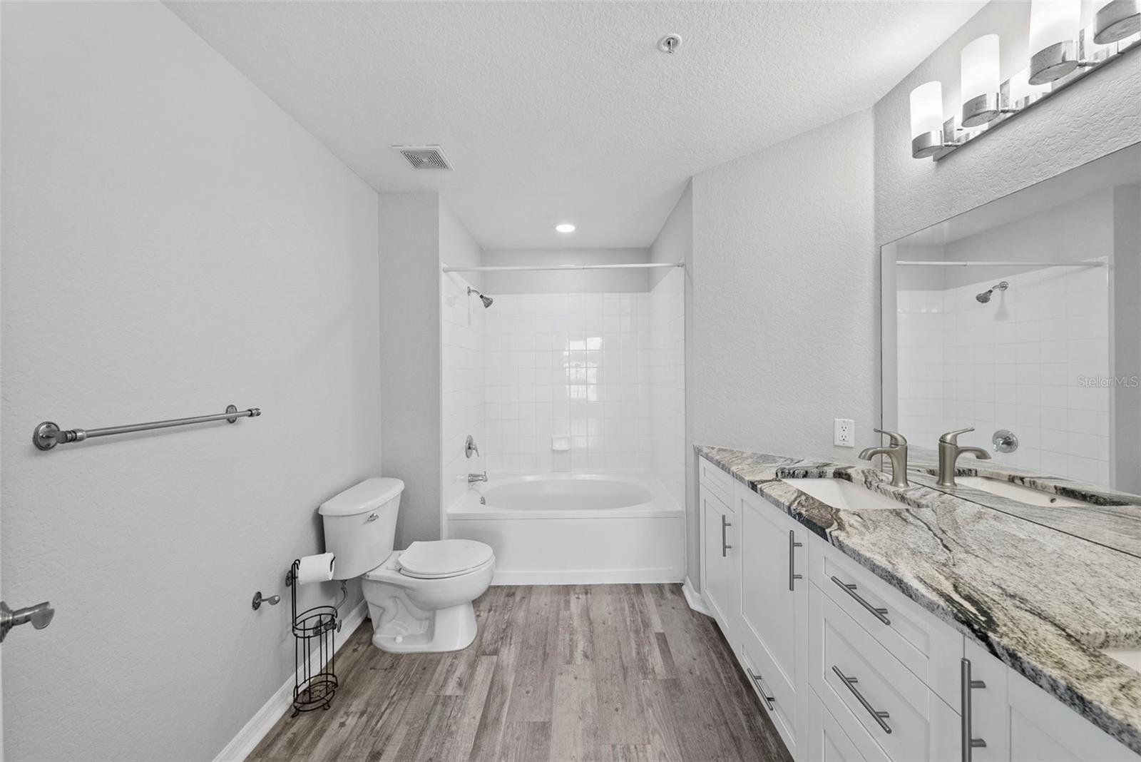 PARKCREST HARBOUR ISLAND CONDOMINIUM - Residential