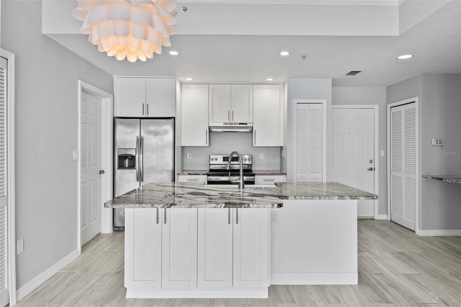 PARKCREST HARBOUR ISLAND CONDOMINIUM - Residential