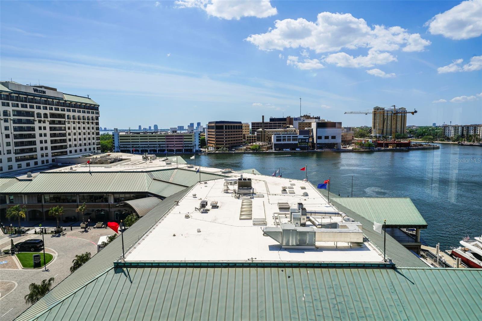 PARKCREST HARBOUR ISLAND CONDOMINIUM - Residential