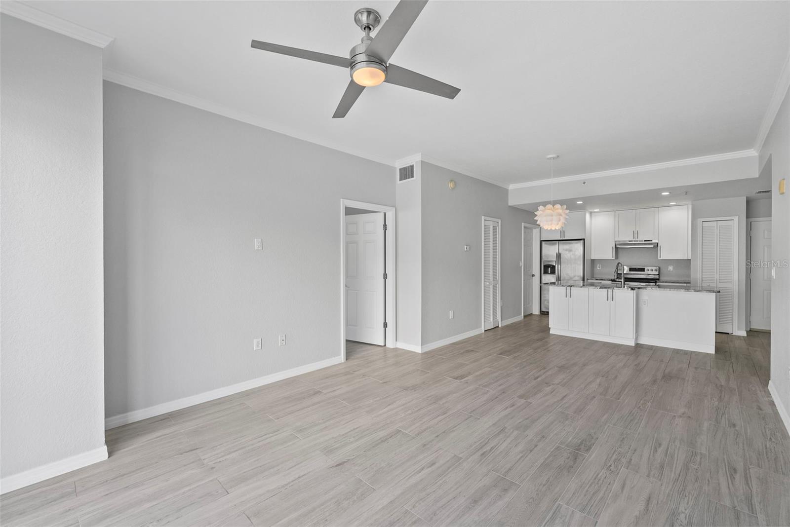 PARKCREST HARBOUR ISLAND CONDOMINIUM - Residential