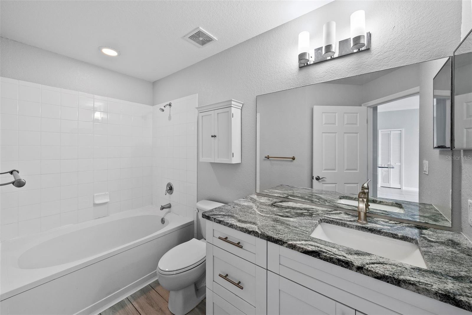 PARKCREST HARBOUR ISLAND CONDOMINIUM - Residential