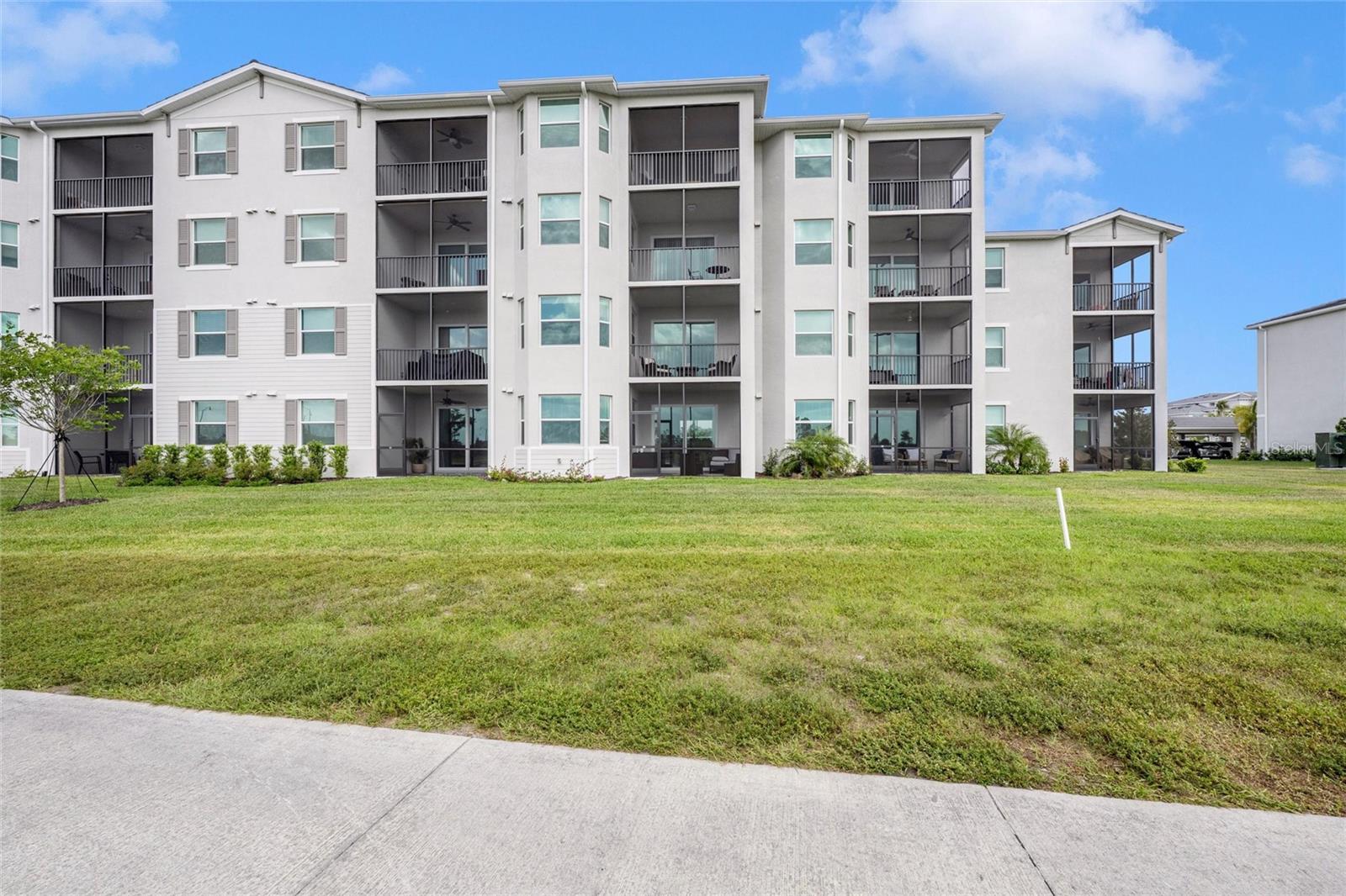 WELLEN PARK GOLF & COUNTRY CLUB - Residential