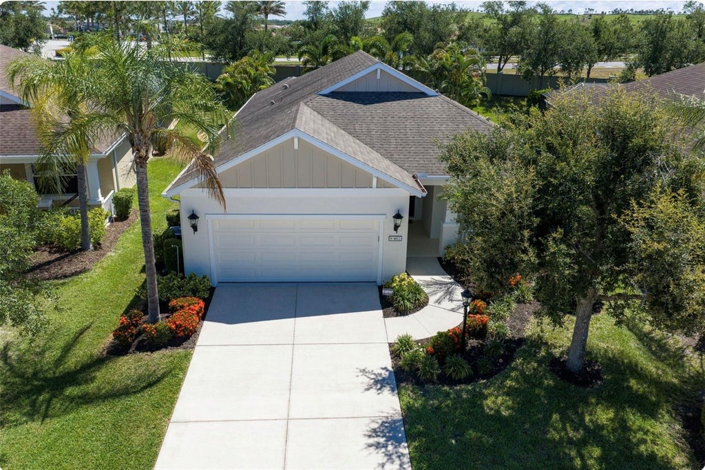 Photo of 4811 Silvermoss Drive, Sarasota, FL 34243 (MLS # R4911494)
