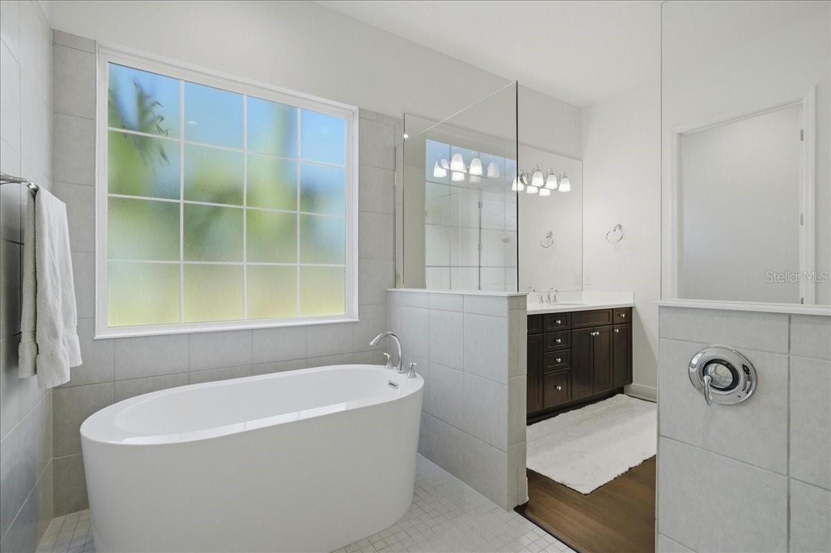 MIRABAY PH 3C-2 - Residential