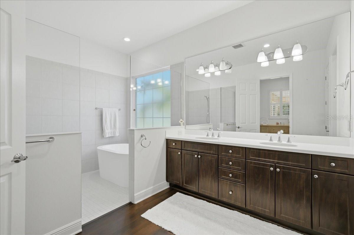 MIRABAY PH 3C-2 - Residential