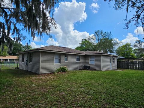 Single Family Residence in ORANGE CITY FL 310 BROOKLYN AVENUE 32.jpg